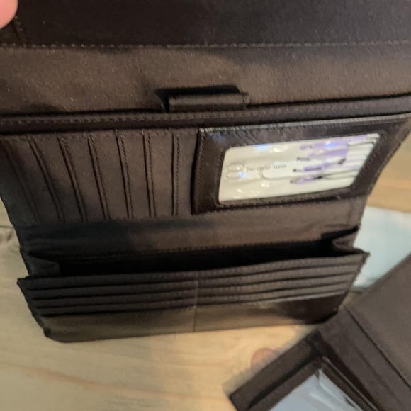 Nine West Khaki Espresso Norfolk NWT Wallet - Picture 11 of 15